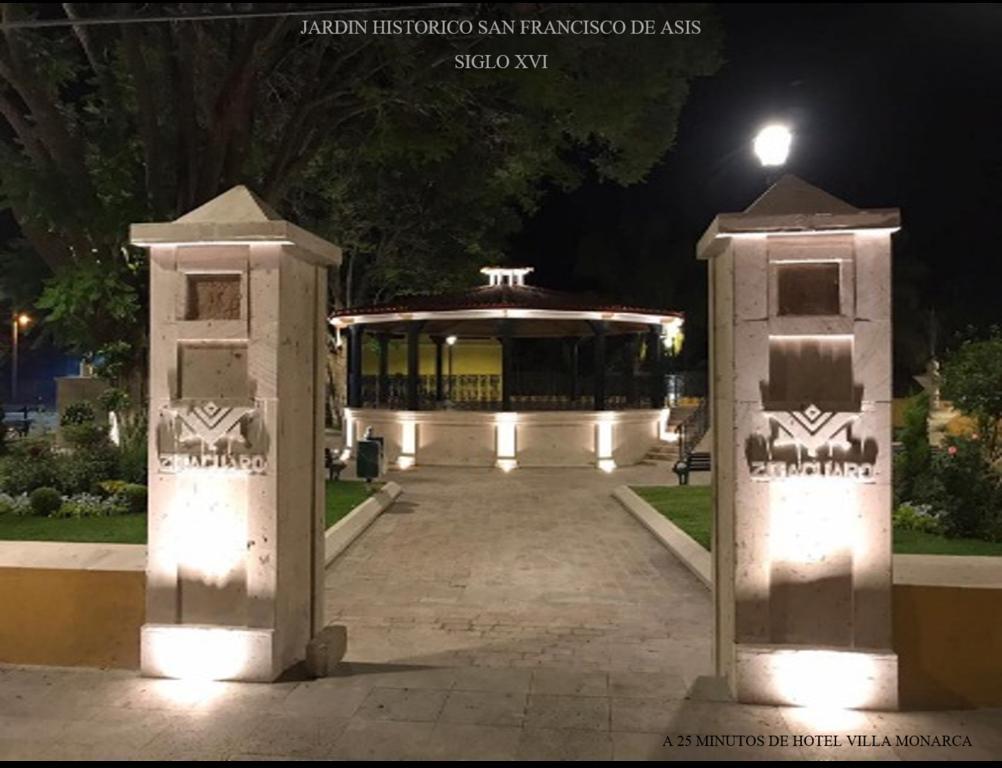 Hotel Villa Monarca Inn Zitacuaro Exterior photo