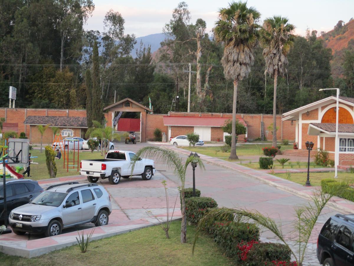 Hotel Villa Monarca Inn Zitacuaro Exterior photo